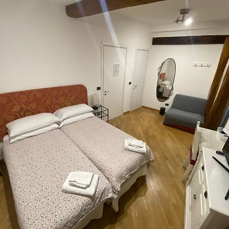 B&B And Home La Piazzetta Della Pioggia 볼로냐 외부 사진